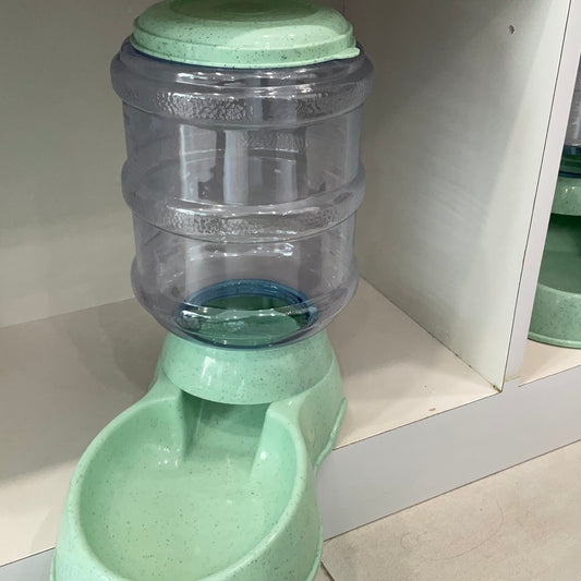 Auto food feeder Green